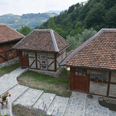 Dobri Potok Lodge *