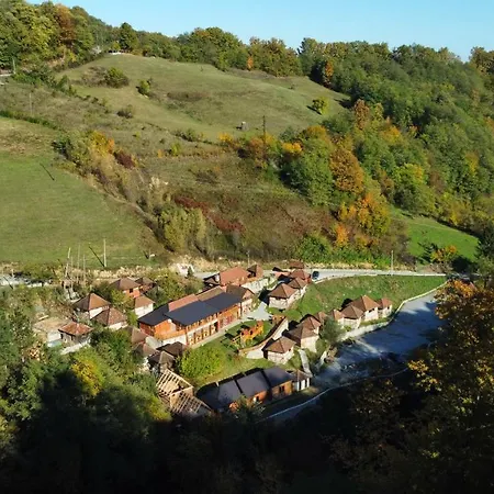 Dobri Potok ロッジ Krupanj