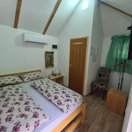 ロッジ Dobri Potok