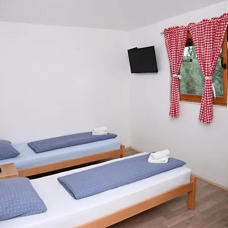 Dobri Potok ロッジ Krupanj