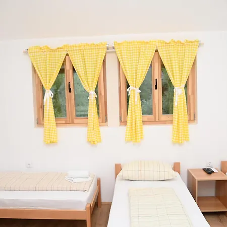 Dobri Potok Lodge