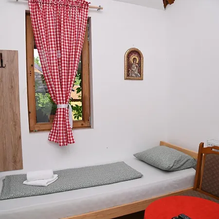 Dobri Potok ロッジ