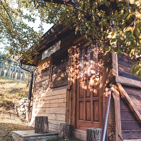 Dobri Potok ロッジ Krupanj