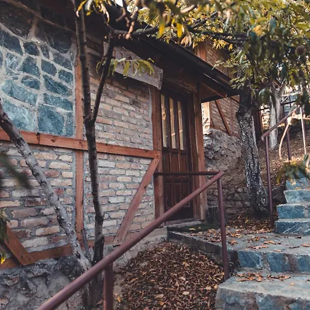Dobri Potok Lodge *